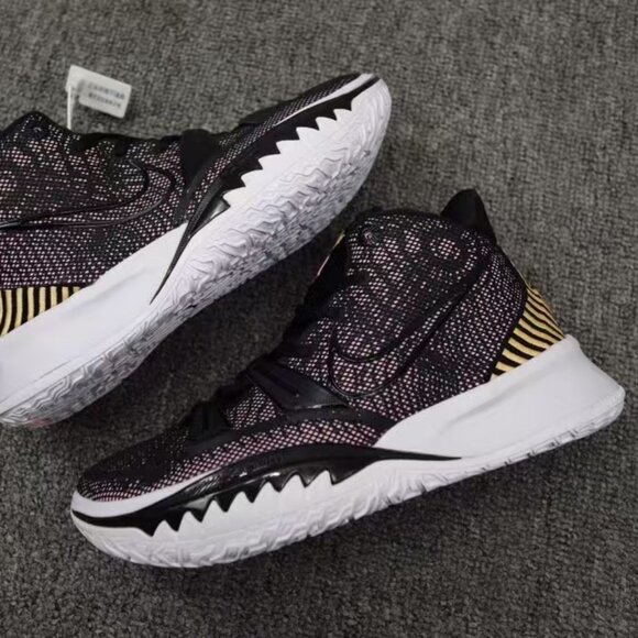 Nike Men’s Black and Pink Sneakers main image 5